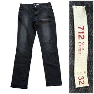 Levi's 712 Slim Women's Slightly Distressed High Rise Straight Leg Jeans 32Wx32L